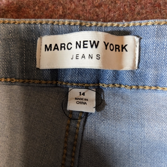 Marc New York High Rise Sailor Jean Size 14 32x29 Light Wash Denim Like New! - Picture 3 of 12